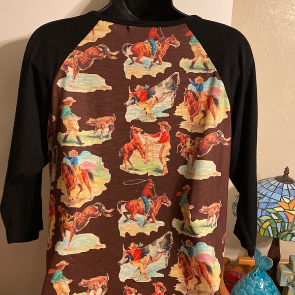 Ladies 3/4 sleeve blouse with spandex western print long to wear with leggings - Picture 4 of 6